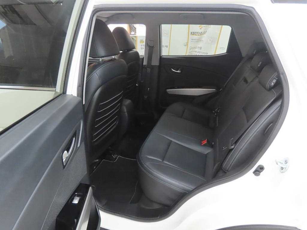 Ssangyong Tivoli - Vista 6