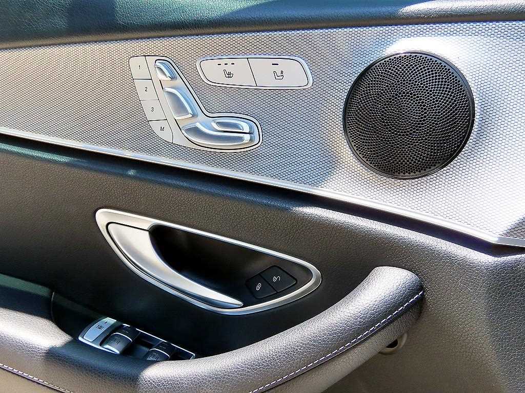 Mercedes Benz E class - Vista 12