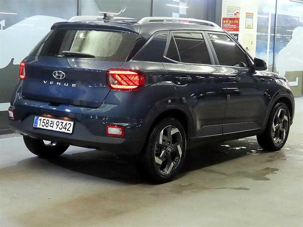 HYUNDAI Venue - Vista 4