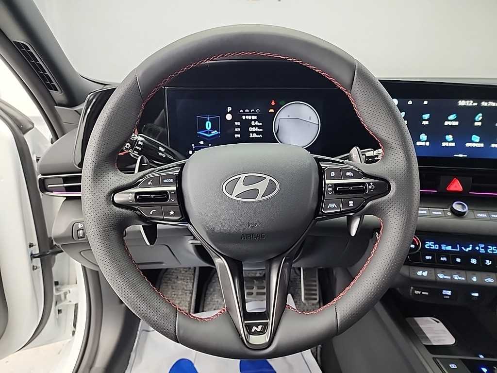 HYUNDAI Avante - Vista 9