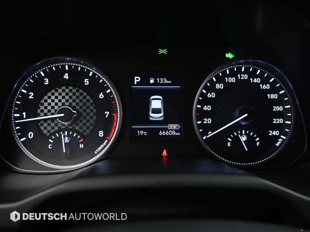 HYUNDAI Avante - Vista 8