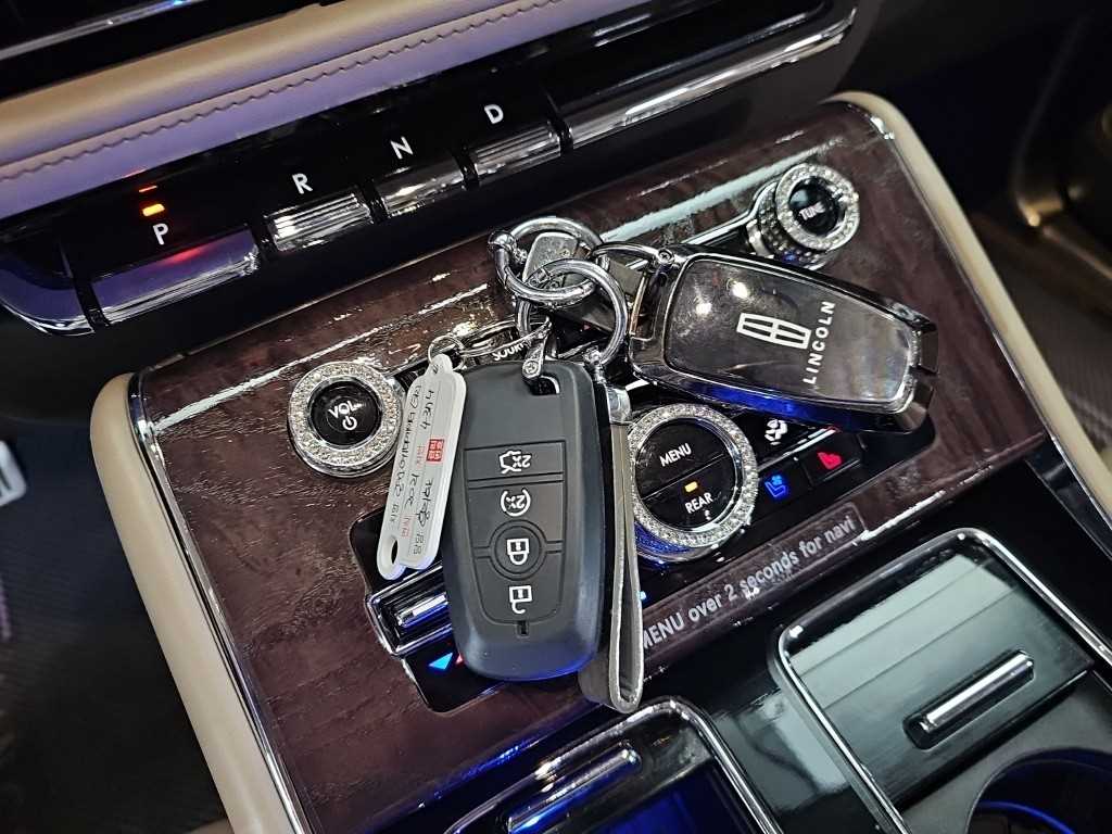 Lincoln Aviator - Vista 8