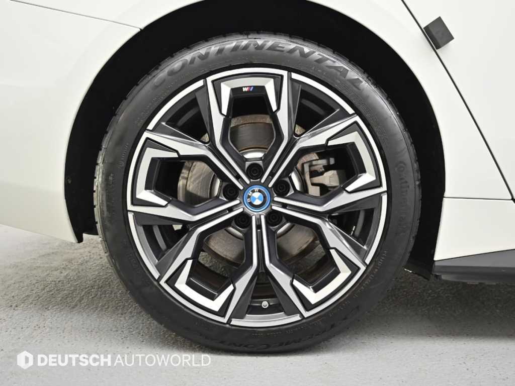 BMW i4 - Vista 5