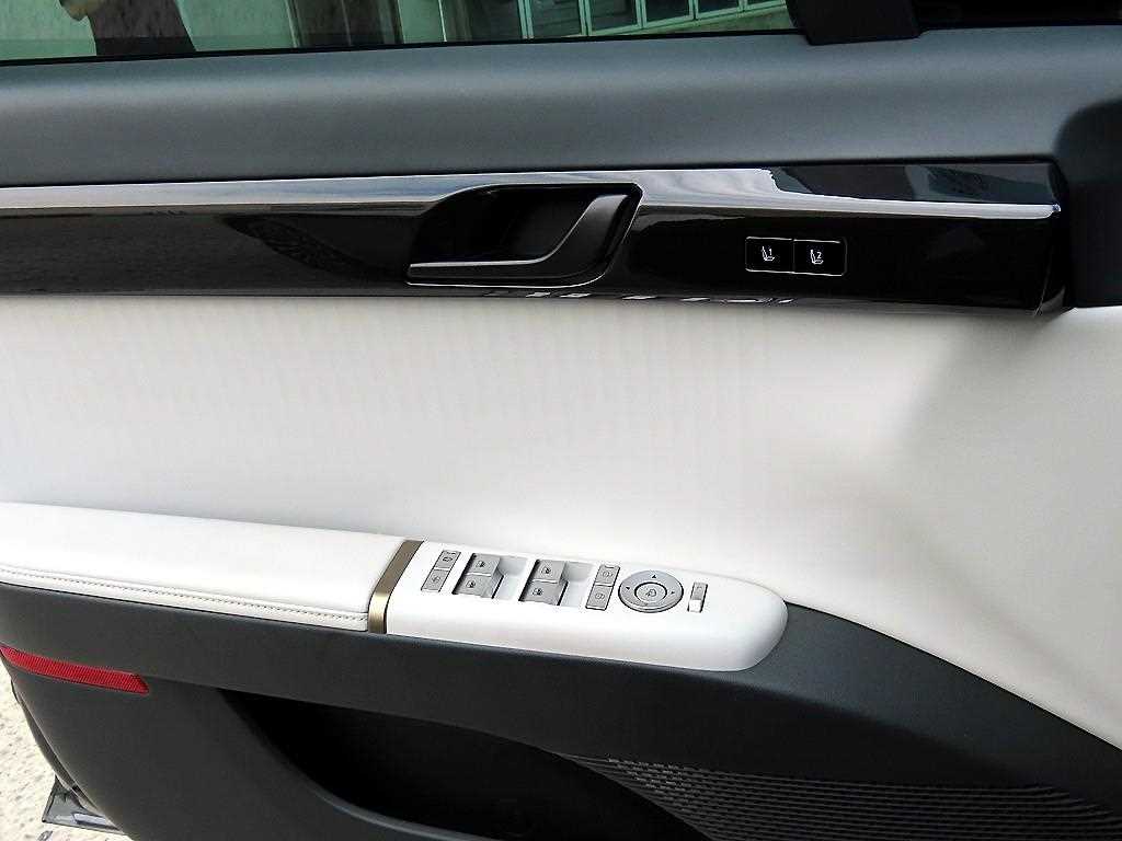 HYUNDAI Grandeur - Vista 11