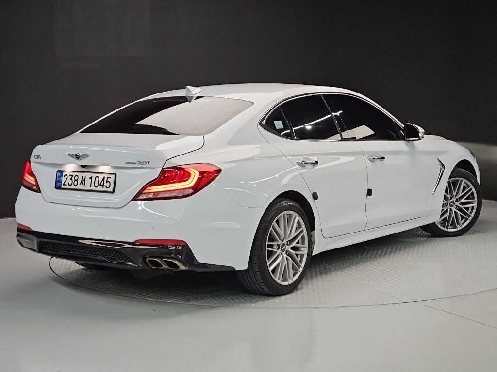 Genesis G70 - Vista 4