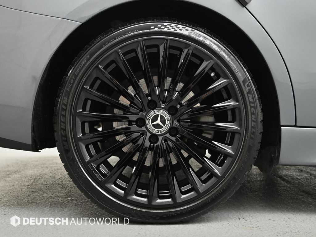 Mercedes Benz C Class - Vista 5