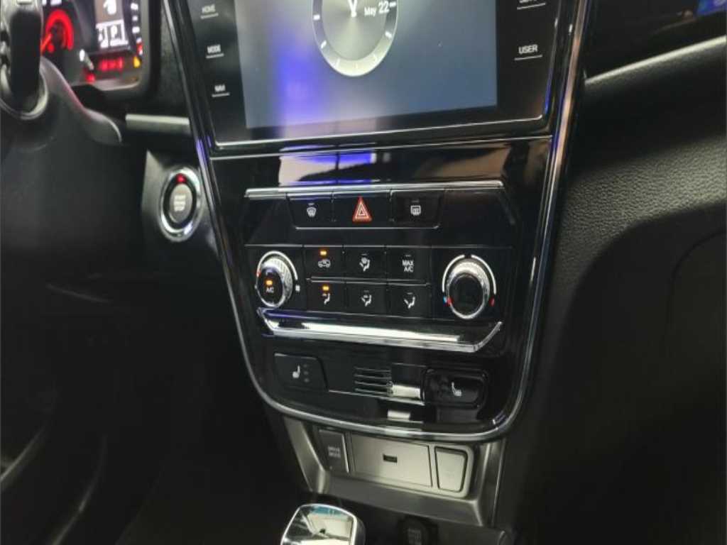 Ssangyong Tivoli - Vista 10