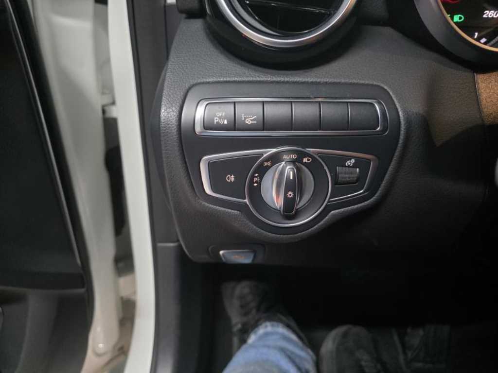 Mercedes Benz C Class - Vista 12
