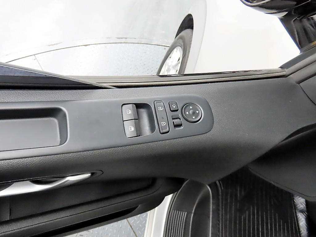 HYUNDAI Staria - Vista 11