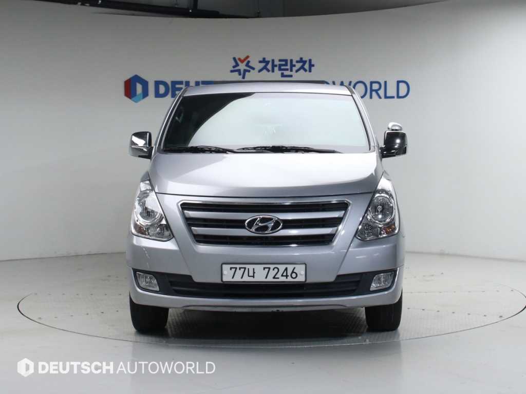 HYUNDAI Starex - Vista 3