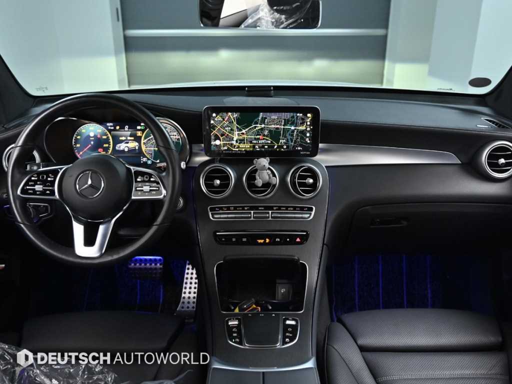 Mercedes Benz GLC Class - Vista 7