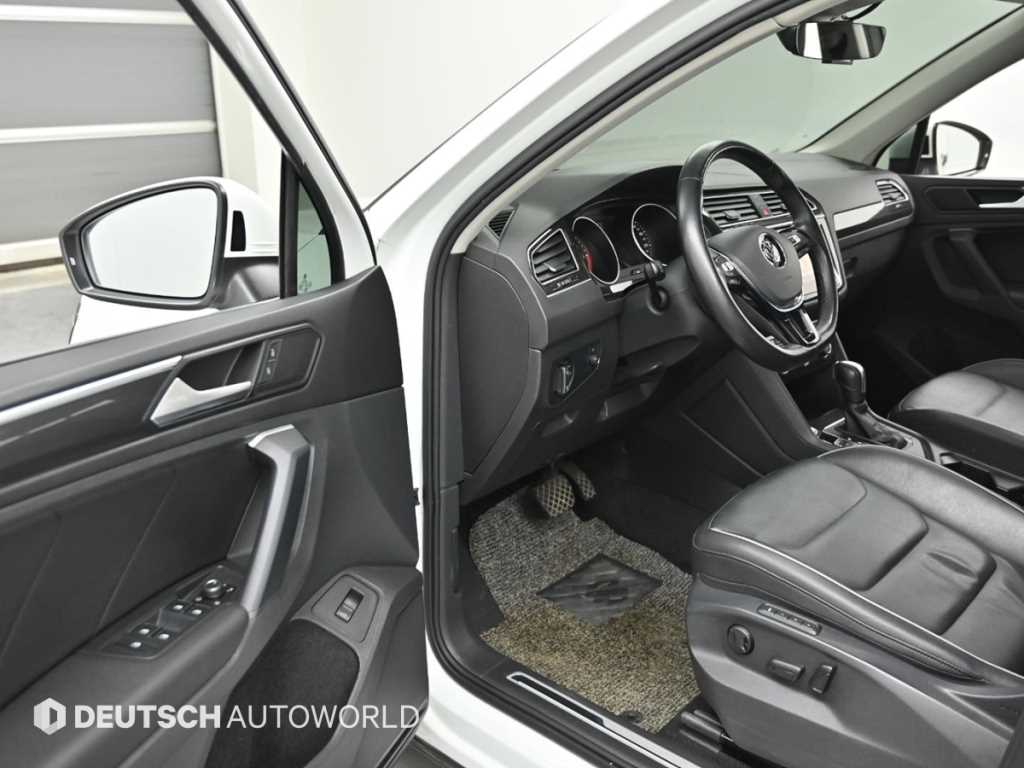 Volkswagen Tiguan - Vista 11