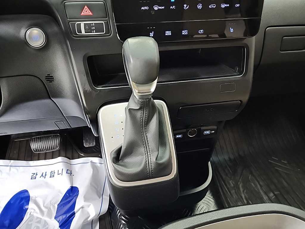 HYUNDAI Staria - Vista 8