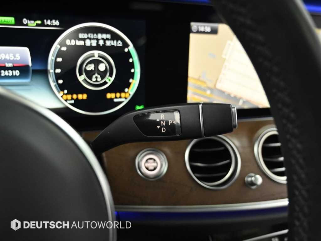 Mercedes Benz E class - Vista 10