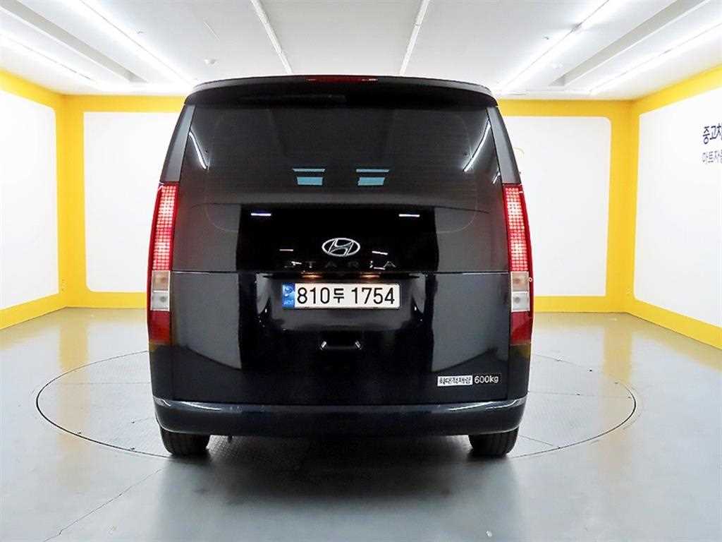 HYUNDAI Staria - Vista 3