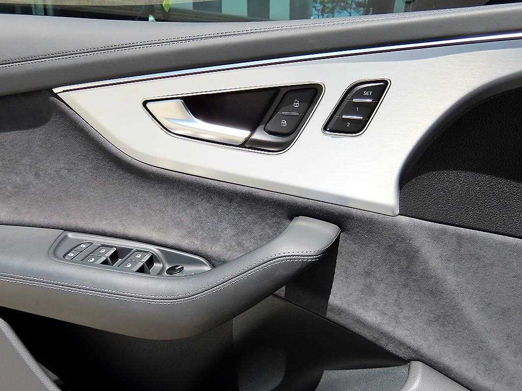 Audi Q8 - Vista 12