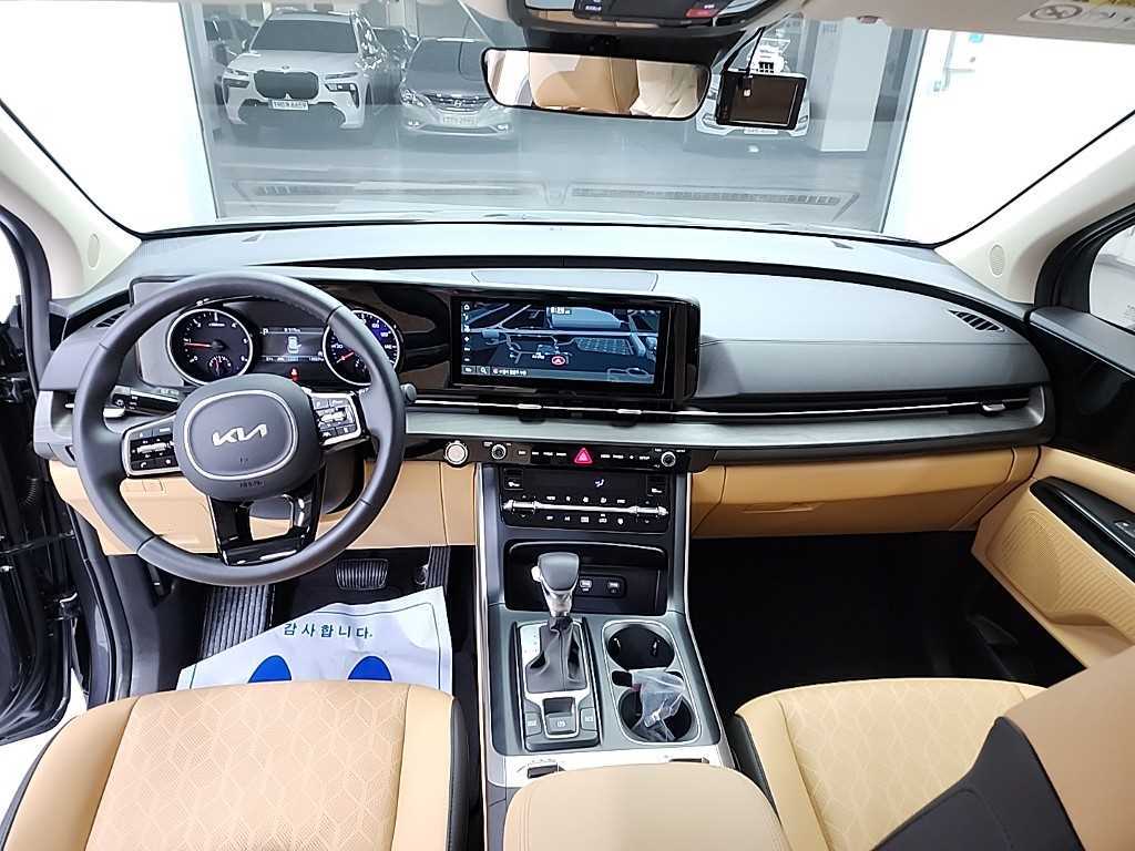 KIA Carnival - Vista 7