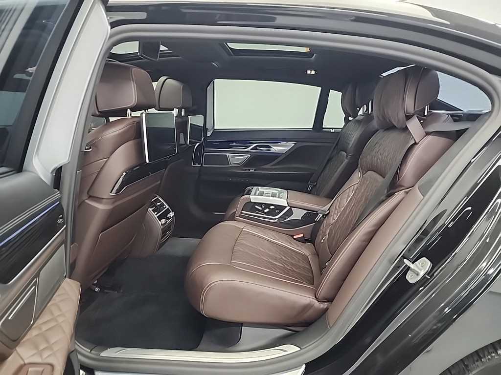 BMW 7 Series - Vista 12