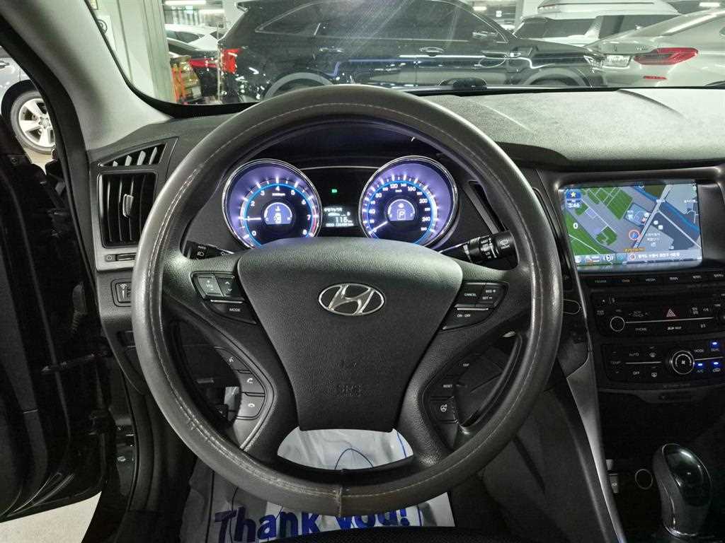 HYUNDAI Sonata - Vista 12