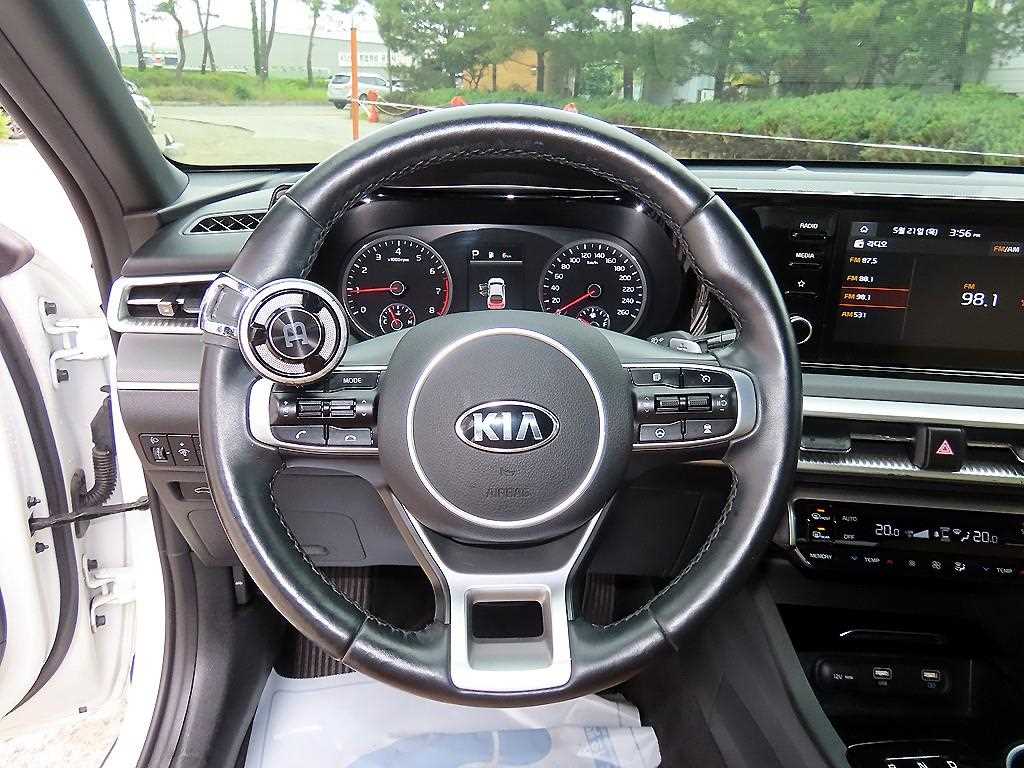 KIA K5 - Vista 8