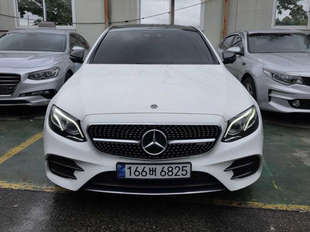 Mercedes Benz E class - Vista 3