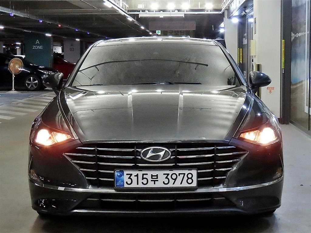 HYUNDAI Sonata - Vista 2