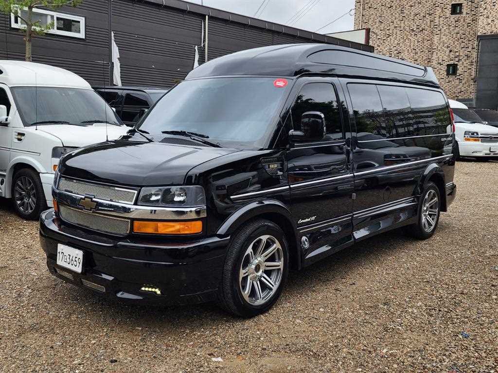 Chevrolet Express van 2017 Negro - Importación desde Corea - HF Imports Iquique - Foto 1