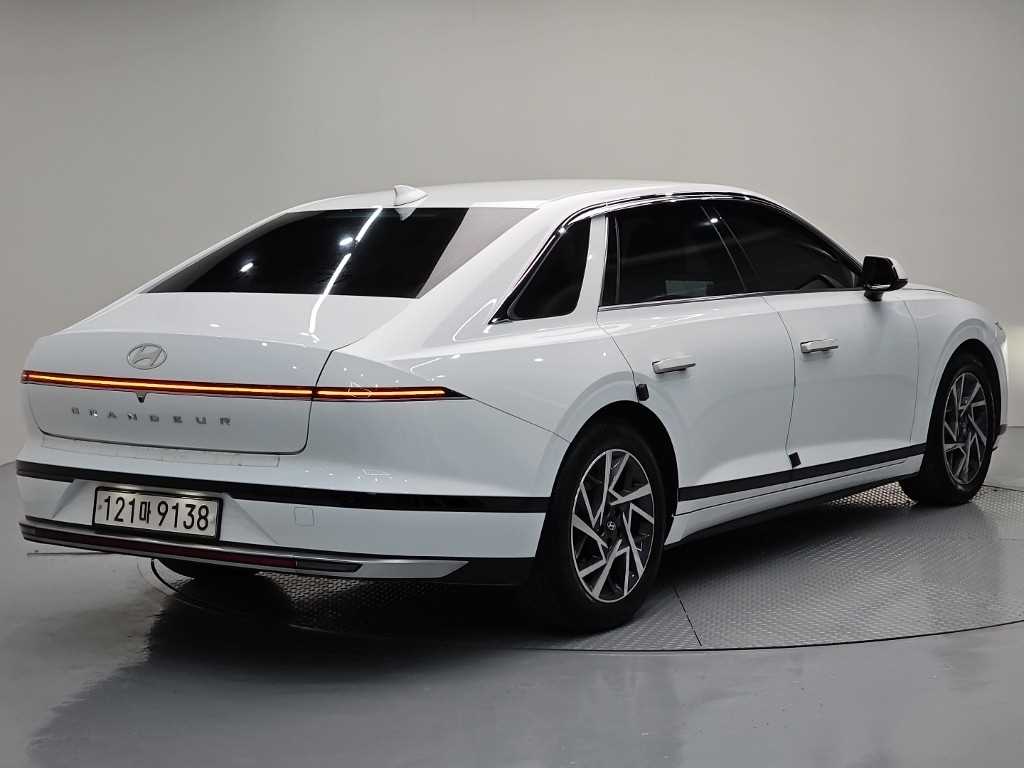 HYUNDAI Grandeur - Vista 4
