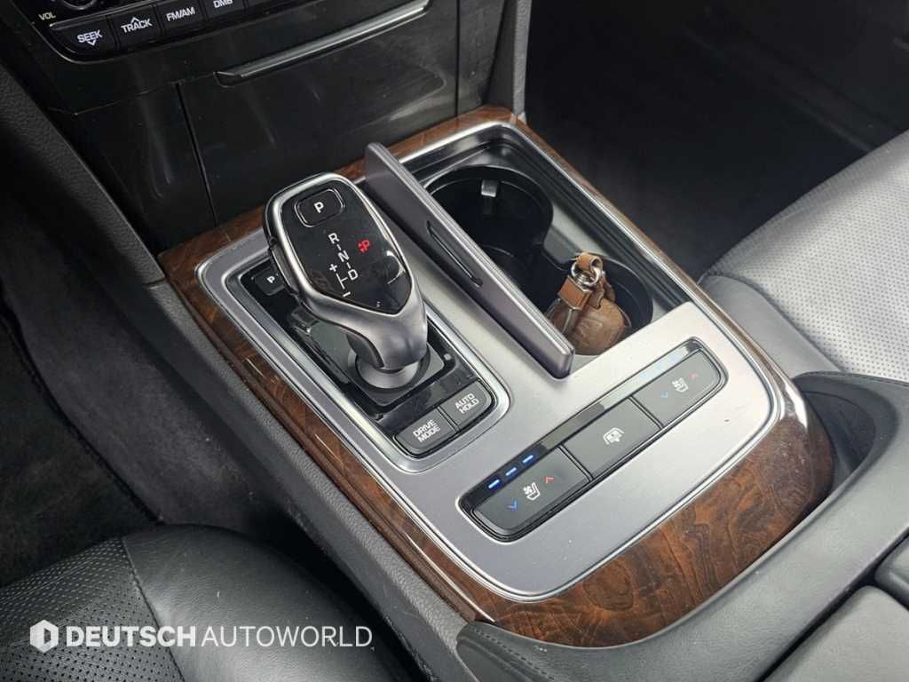 HYUNDAI Equus - Vista 9