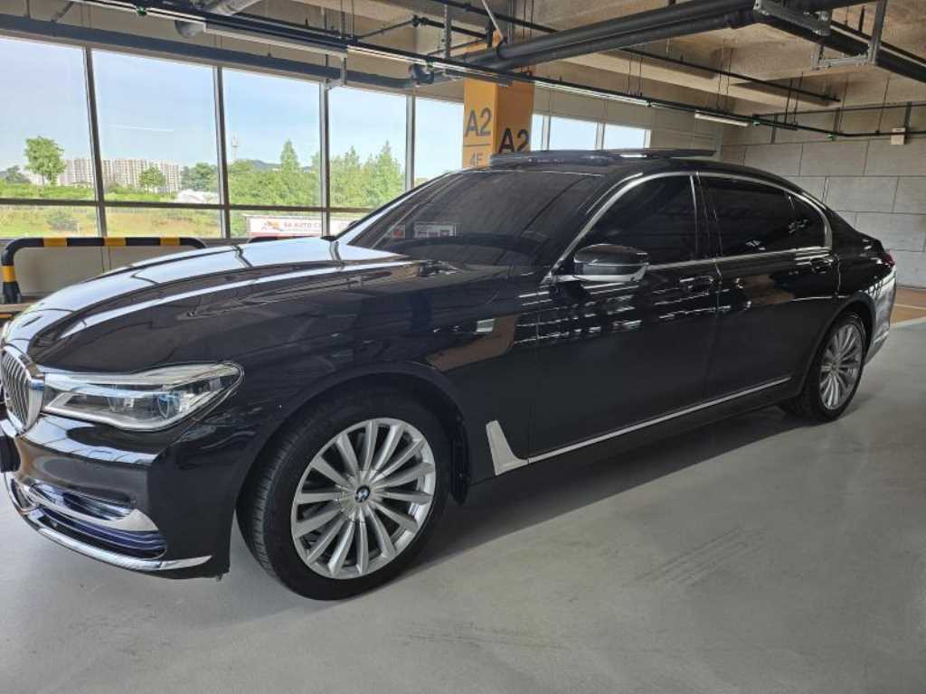 BMW 7 Series - Vista 2