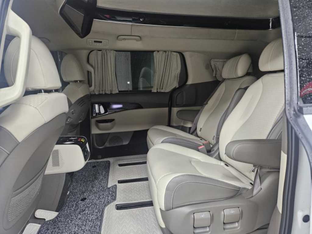 KIA Carnival - Vista 5