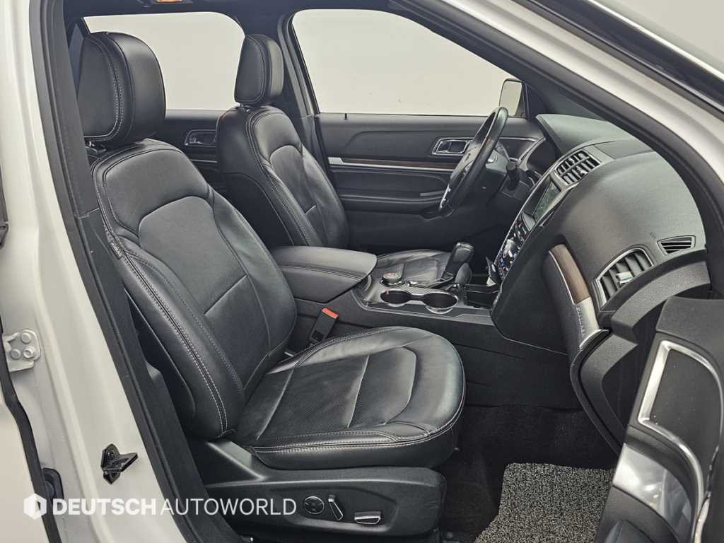 Ford Explorer - Vista 10
