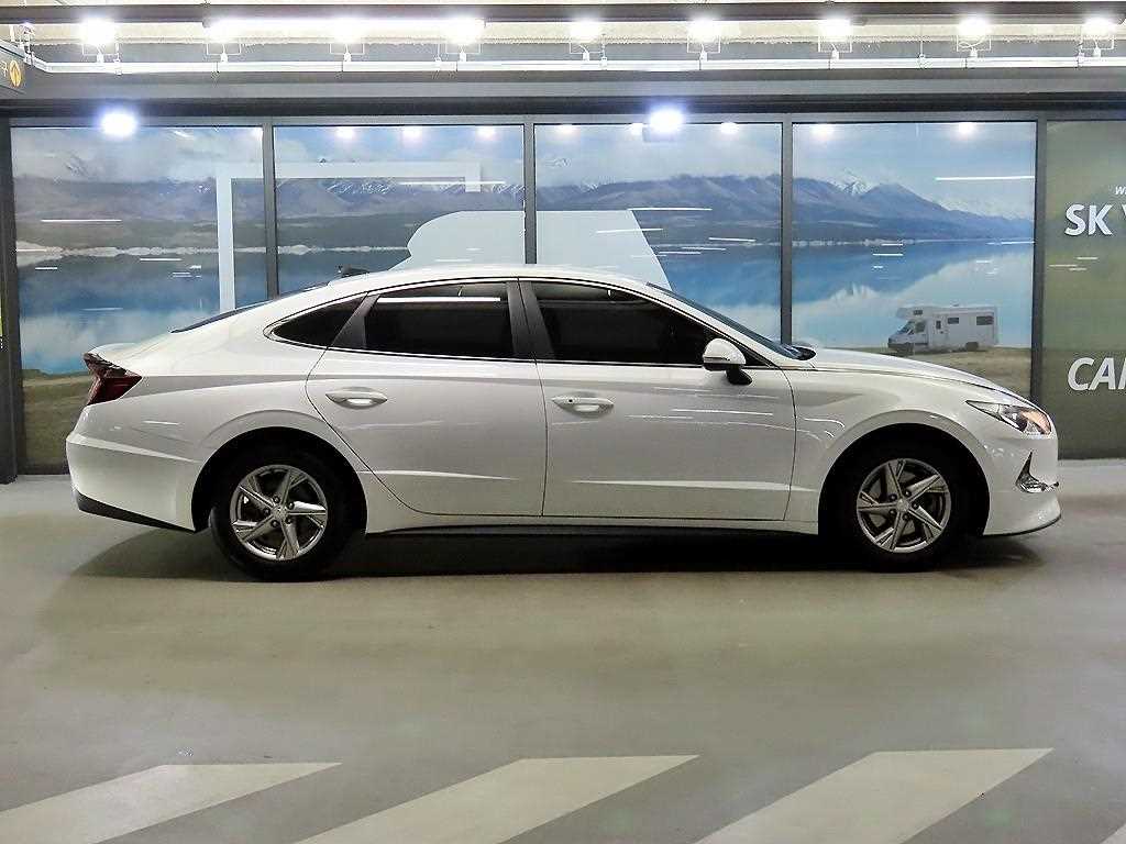 HYUNDAI Sonata - Vista 3