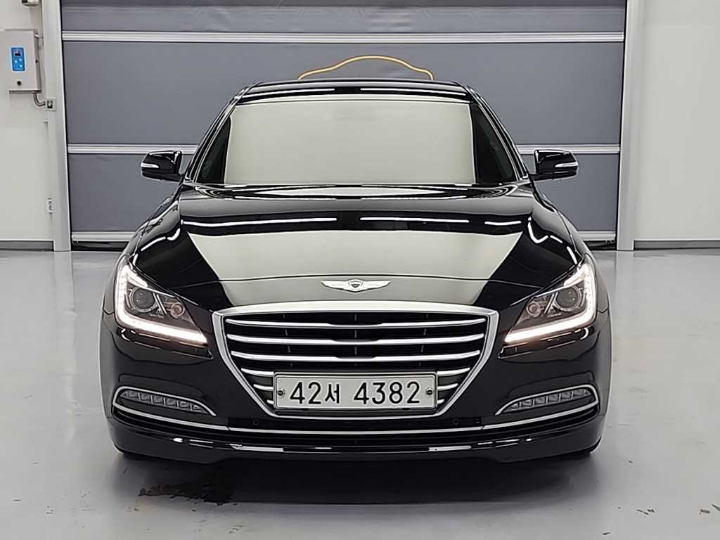 HYUNDAI Genesis - Vista 2
