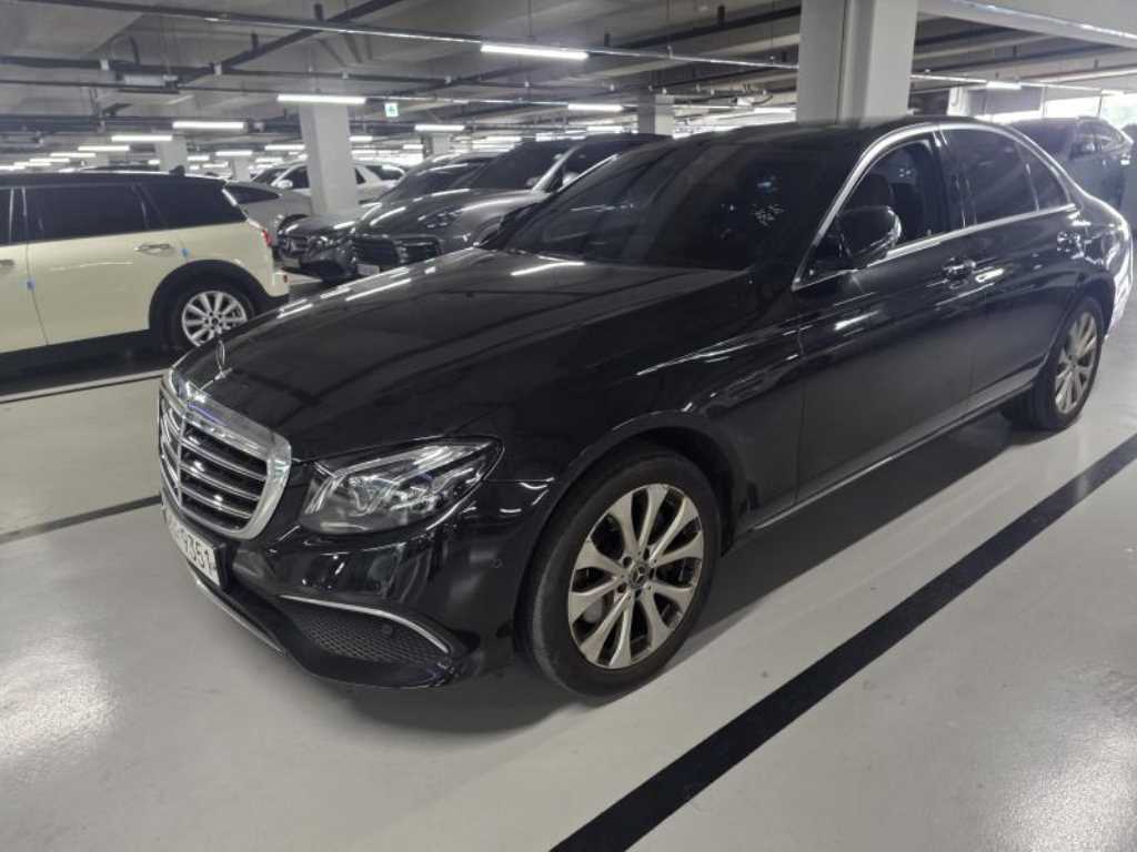 Mercedes Benz E class - Vista 2