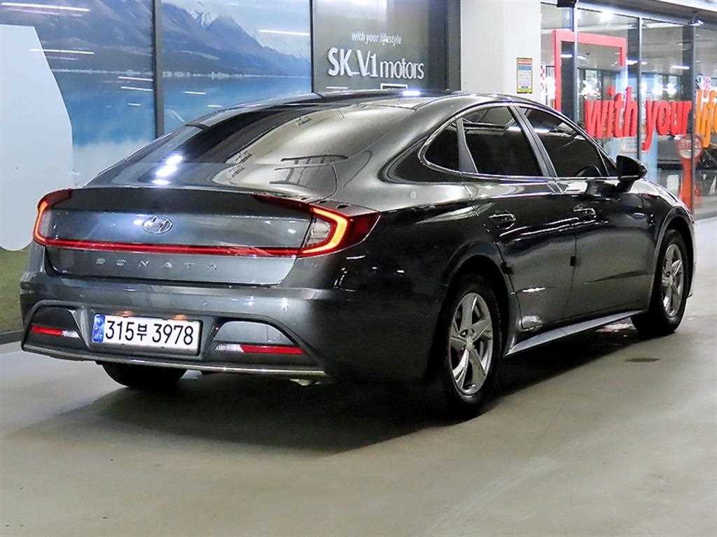 HYUNDAI Sonata - Vista 4