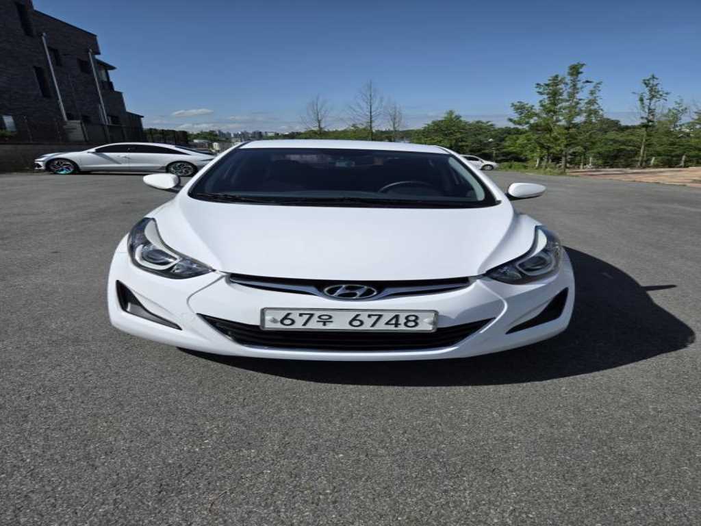 HYUNDAI Avante - Vista 3