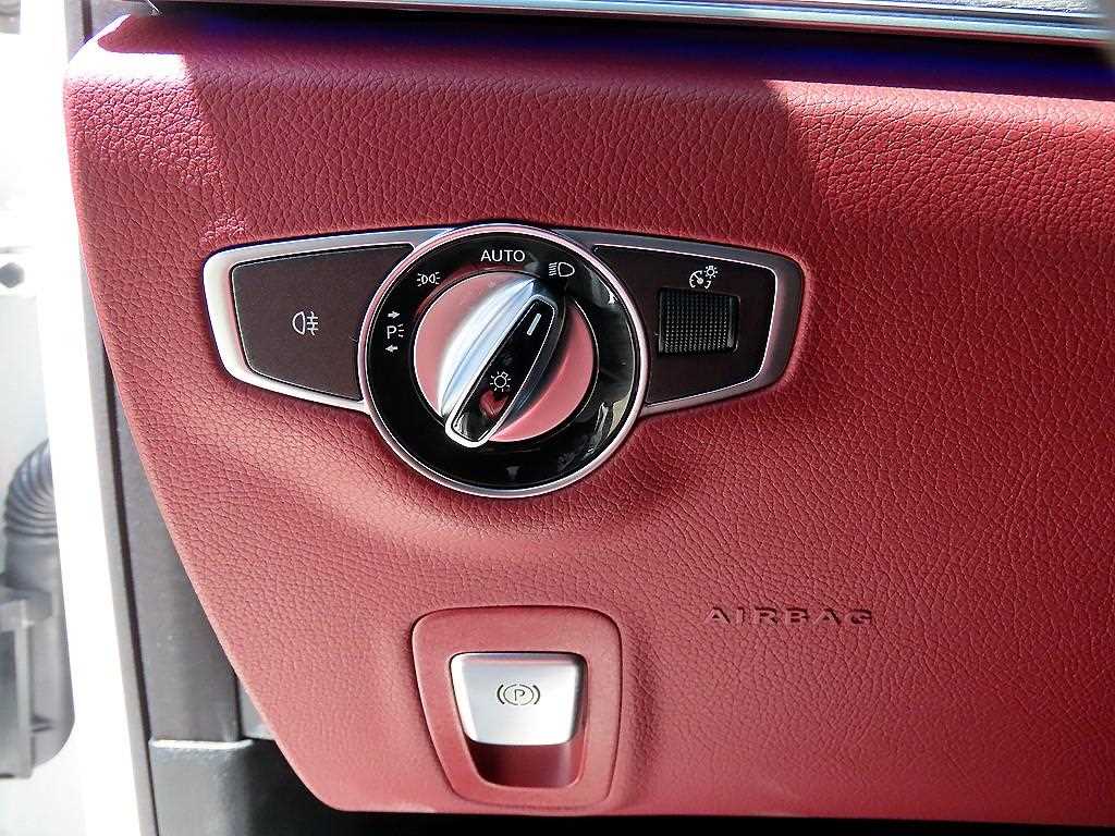 Mercedes Benz CLS Class - Vista 12