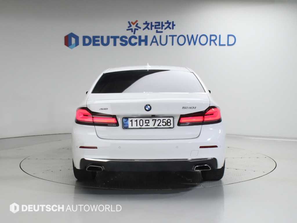 BMW 5 Series - Vista 4