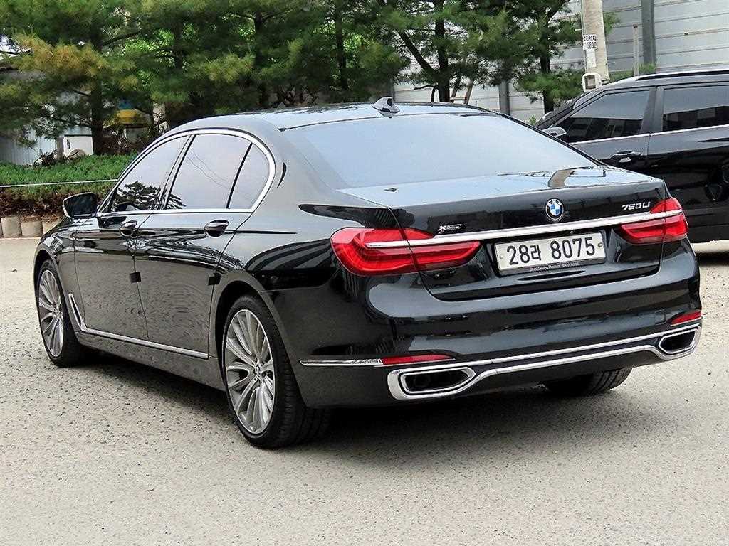 BMW 7 Series - Vista 3