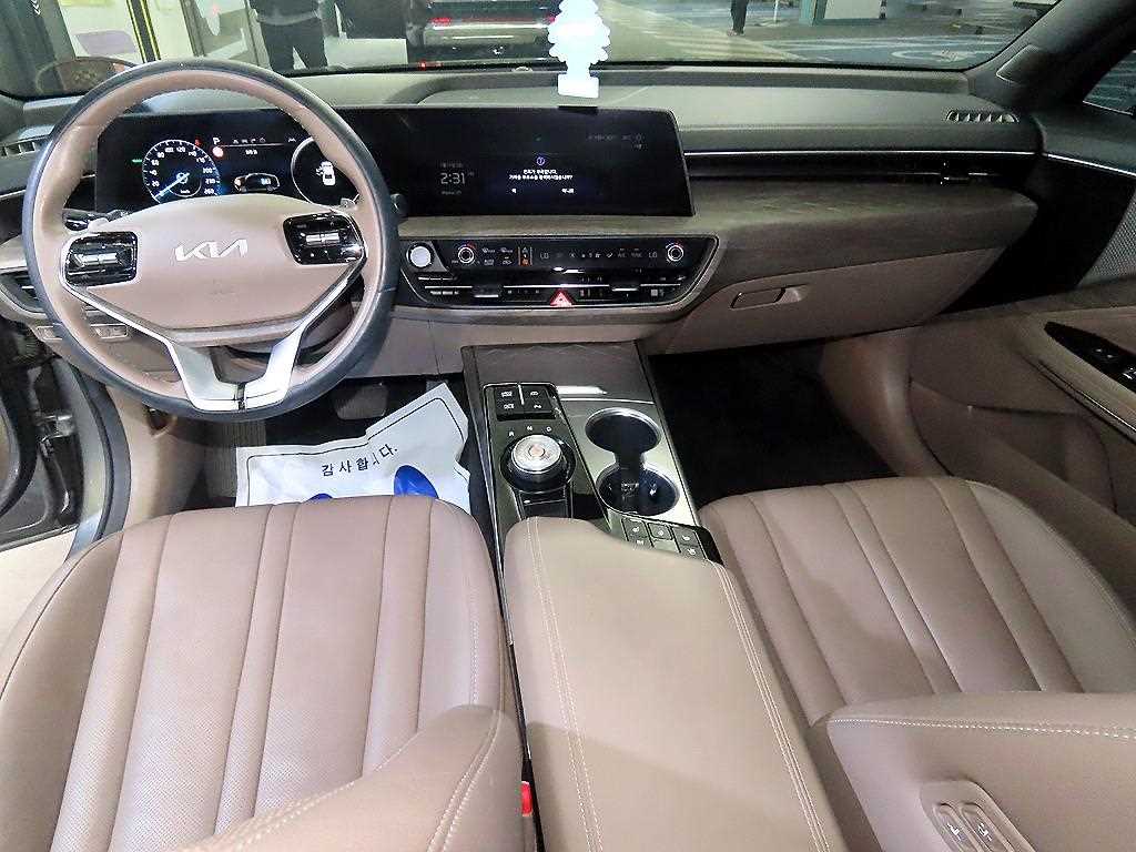 KIA K8 - Vista 10