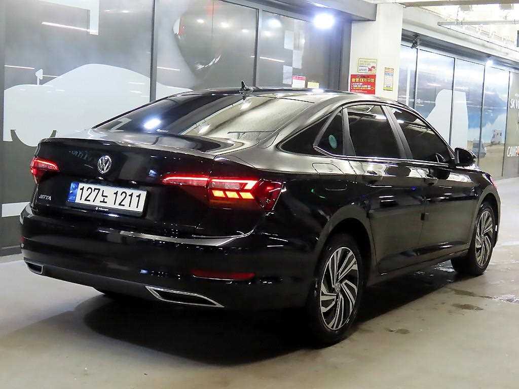 Volkswagen Jetta - Vista 4
