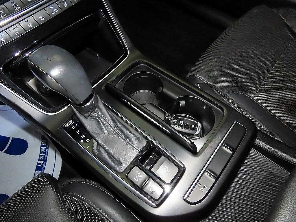 HYUNDAI Grandeur - Vista 12