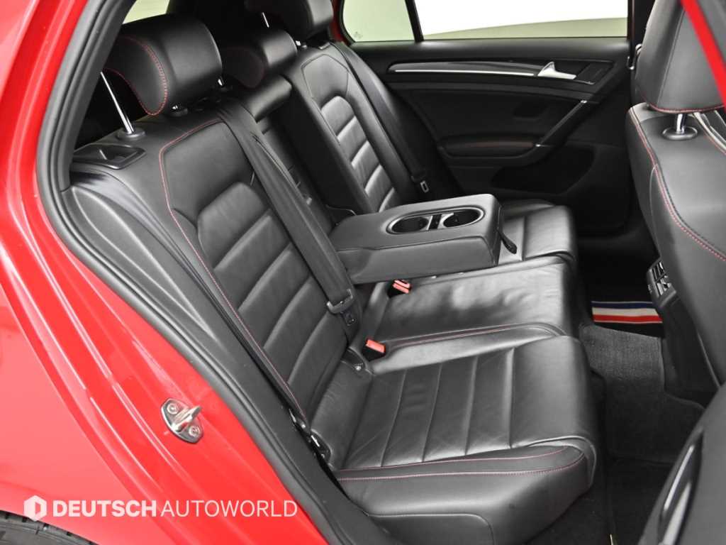 Volkswagen Golf - Vista 12