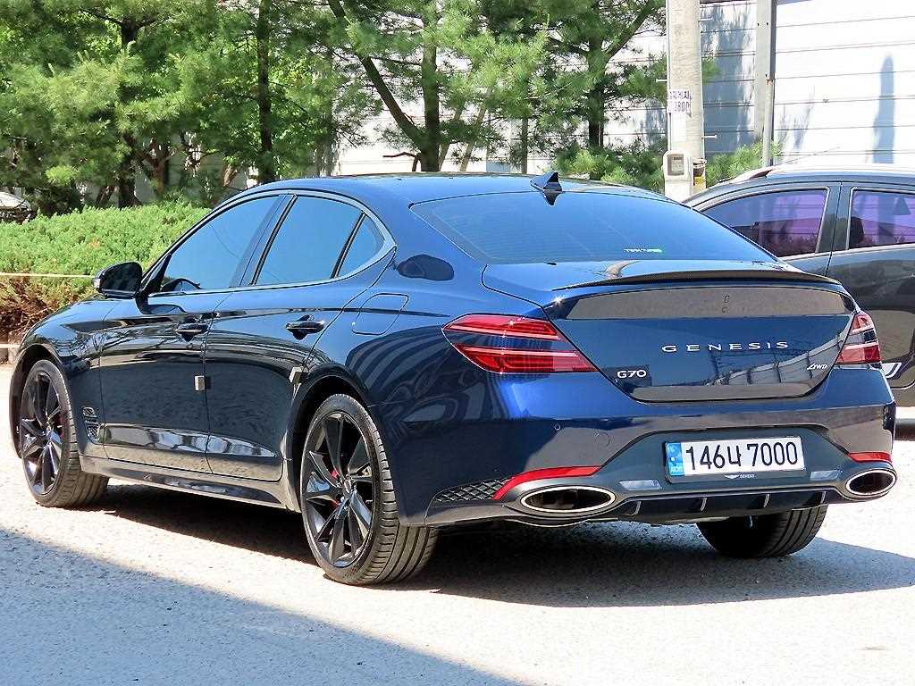 Genesis G70 - Vista 3