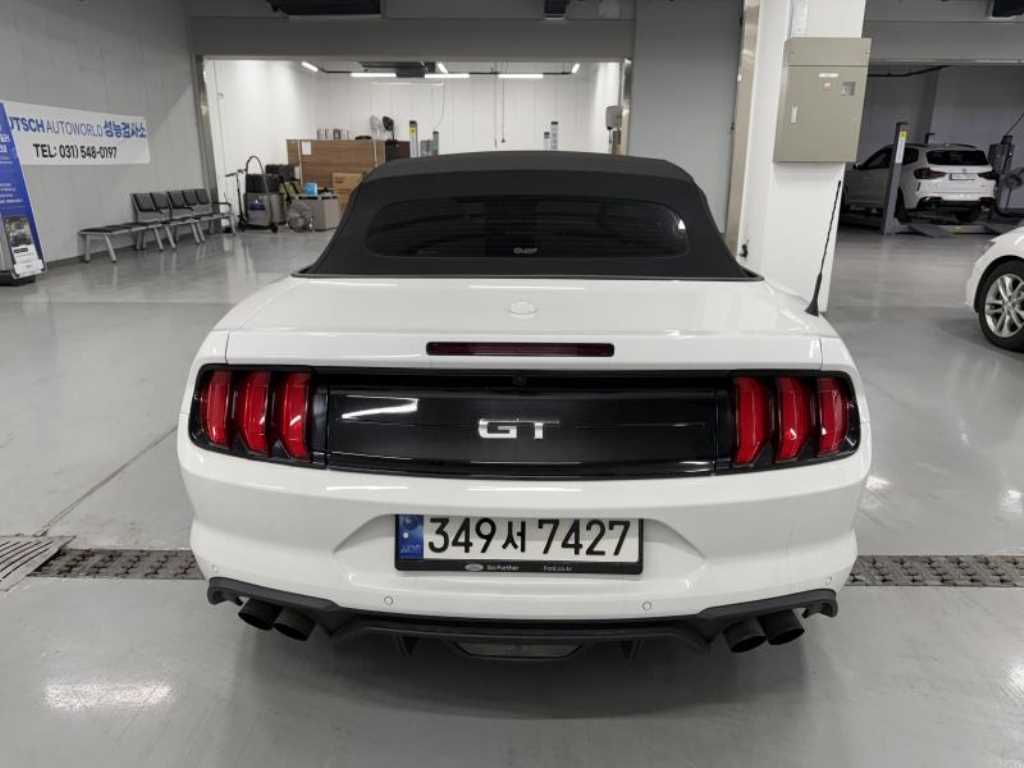 Ford Mustang - Vista 3
