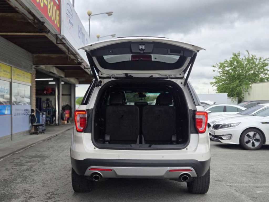 Ford Explorer - Vista 4