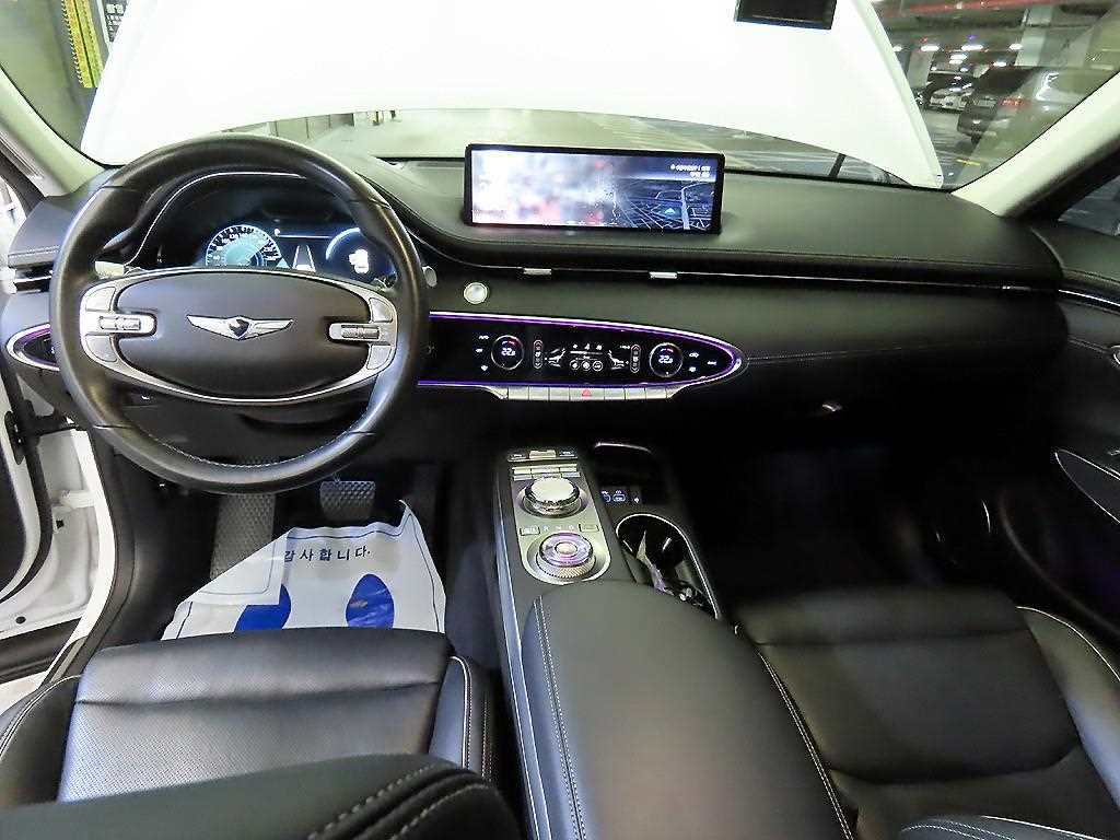 Genesis GV70 - Vista 10
