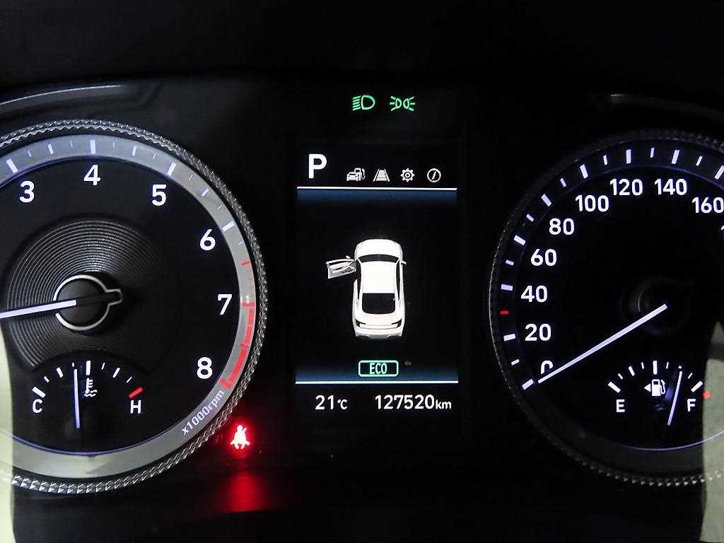 HYUNDAI Sonata - Vista 9