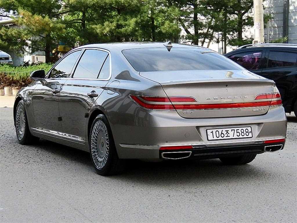 Genesis G90 - Vista 4